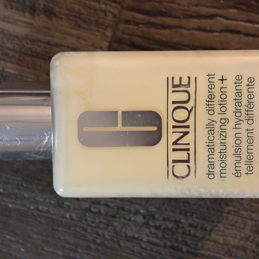 Clinique Cream and Silver Skincare Moisturizer
